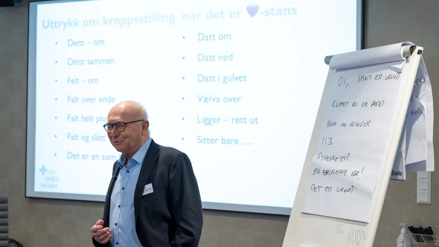 Jon Erik Steen-Hansen underviser ved flippoveren på fagdagene for 113-prosjektet