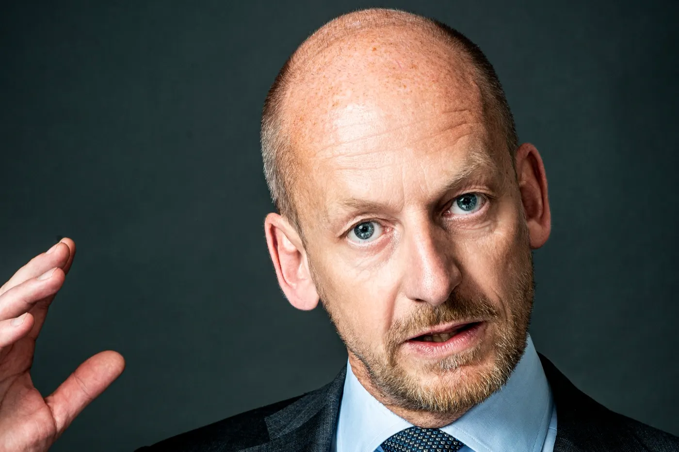 Morten Brandt forklarer under et foredrag